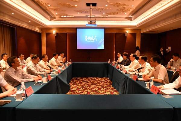 市中區(qū)政府、中國鐵塔山東省分公司、山東三箭集團舉行項目合作簽約儀式